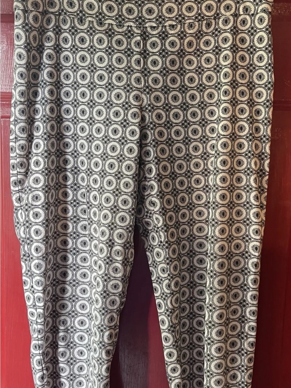 Valerie Stevens Black and White Geometric Print Dress Pants